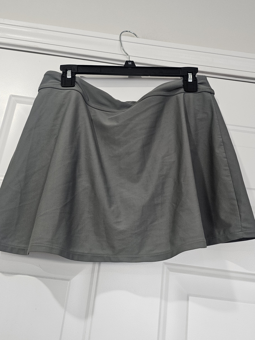 Women’s Gray Active Skort with UPF 50+ Size Large Golfing Tennis{Bx26}